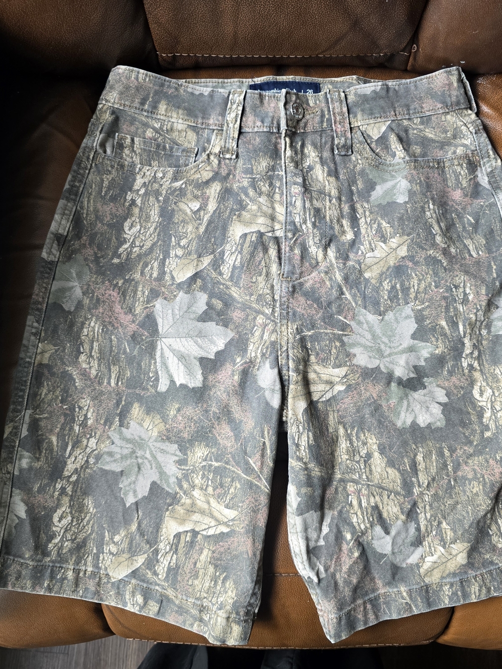Abercrombie & Fitch Men's Camouflage Leaf Print Shorts - Gray & Green